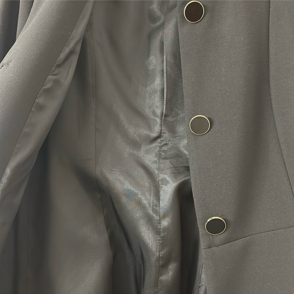 Zara Gray Blazer with Structured Lapel and Smooth Texture